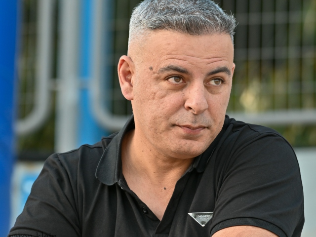 "הפיתרון אצל ראש העיר". אבו (ירון קליין)